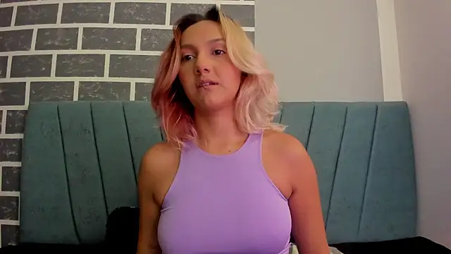 Snapshot of Alterego1__ chatting on 10-19-25, 11:44 Alterego1 online show from 10-19-25, 11:44