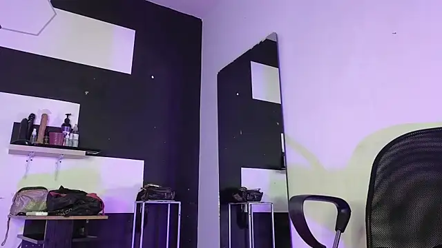 Snapshot of haileycat chatting on 10-15-25, 12:55 haileycat online show from 10-15-25, 12:55