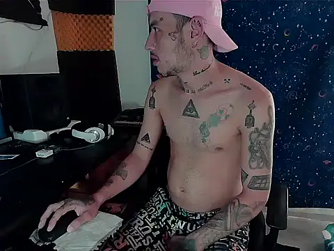 Snapshot of patrik_tattoo_ chatting on 01-14-25, 03:26 patrik tattoo online show from 01-14-25, 03:26