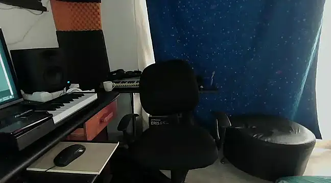 Snapshot of patrik_tattoo_ chatting on 01-22-25, 03:29 patrik tattoo online show from 01-22-25, 03:29