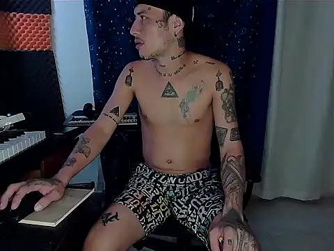 Snapshot of patrik_tattoo_ chatting on 02-05-25, 05:09 patrik tattoo online show from 02-05-25, 05:09
