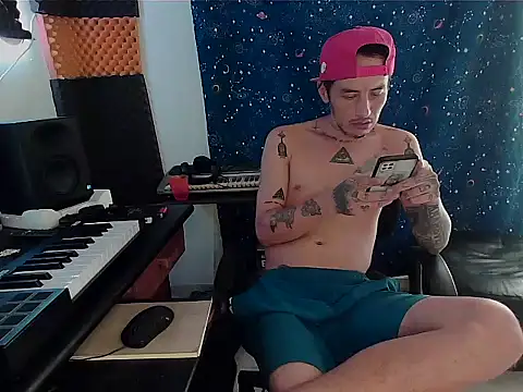 Snapshot of patrik_tattoo_ chatting on 02-15-25, 06:23 patrik tattoo online show from 02-15-25, 06:23