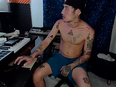 Snapshot of patrik_tattoo_ chatting on 02-19-25, 04:01 patrik tattoo online show from 02-19-25, 04:01