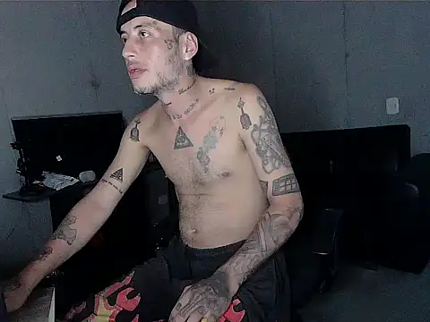 Snapshot of patrik_tattoo_ chatting on 02-20-26, 04:20 patrik tattoo online show from 02-20-26, 04:20