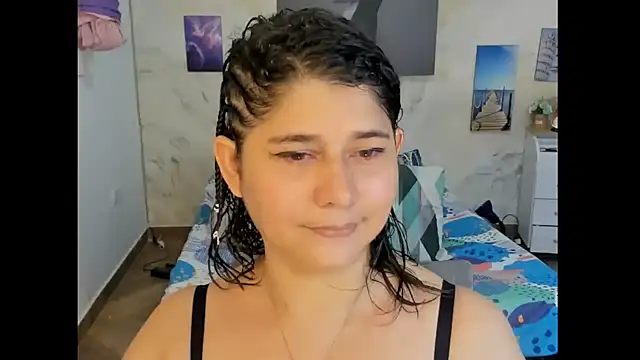 Snapshot of alinabozz1 chatting on 05-08-26, 12:27 alinabozz1 online show from 05-08-26, 12:27