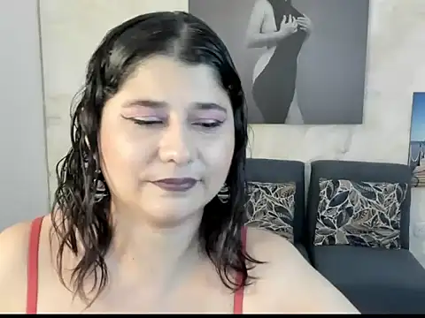 Snapshot of alinabozz1 chatting on 06-02-26, 05:53 alinabozz1 online show from 06-02-26, 05:53