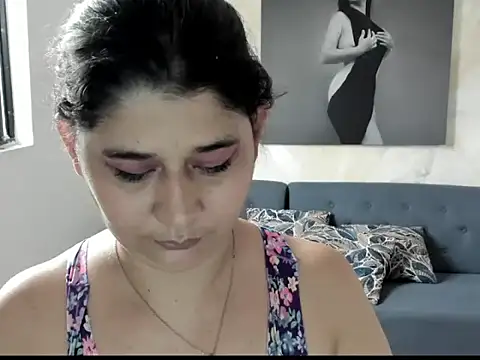 Snapshot of alinabozz1 chatting on 06-06-26, 09:41 alinabozz1 online show from 06-06-26, 09:41