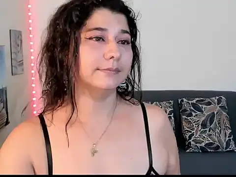 Snapshot of alinabozz1 chatting on 06-15-26, 09:50 alinabozz1 online show from 06-15-26, 09:50