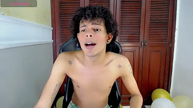 Snapshot of rose_Skinny_ chatting on 09-11-25, 09:26 rose Skinny online show from 09-11-25, 09:26