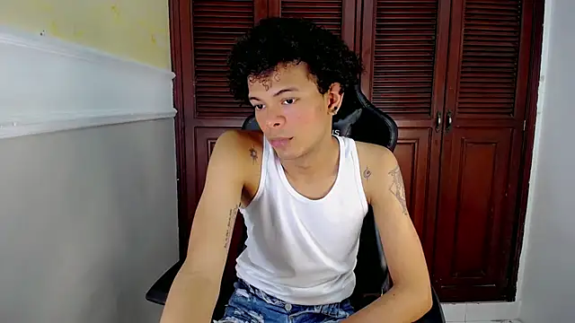 Snapshot of rose_Skinny_ chatting on 09-28-25, 10:26 rose Skinny online show from 09-28-25, 10:26