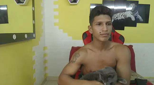 mau elixxx online show from 01-02-25, 06:18