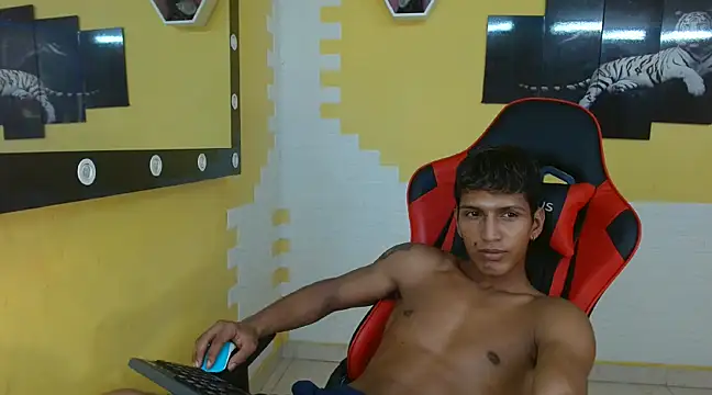 mau elixxx online show from 01-24-25, 09:39