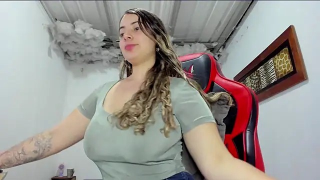 Lauu G online show from 12-22-25, 04:31