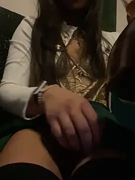 Snapshot of Jade_Zephyra chatting on 12-23-24, 02:35 Jade Zephyra online show from 12-23-24, 02:35