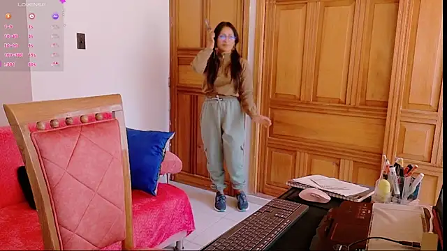 Snapshot of Jade_Zephyra chatting on 01-21-25, 04:27 Jade Zephyra online show from 01-21-25, 04:27