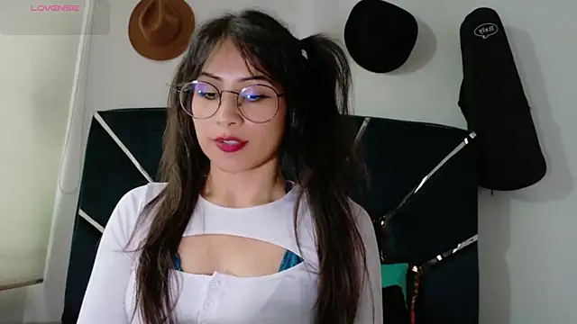 Snapshot of Jade_Zephyra chatting on 01-31-26, 07:23 Jade Zephyra online show from 01-31-26, 07:23