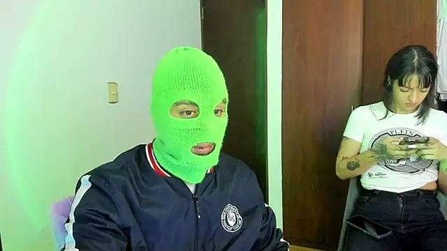 Snapshot of _tatho_perovich_ chatting on 02-19-25, 01:40 tatho perovich online show from 02-19-25, 01:40