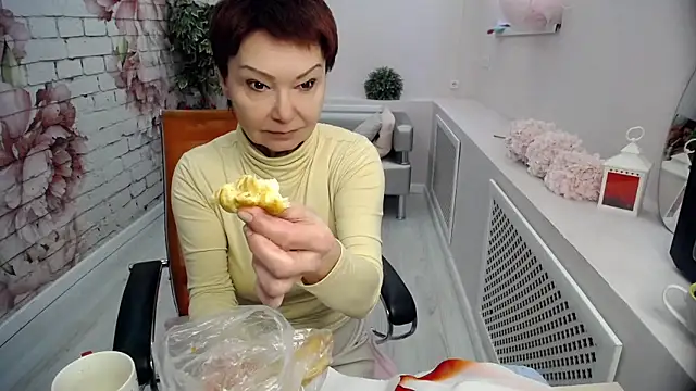 Snapshot of Cutie_Asya chatting on 03-19-26, 04:16 Cutie Asya online show from 03-19-26, 04:16