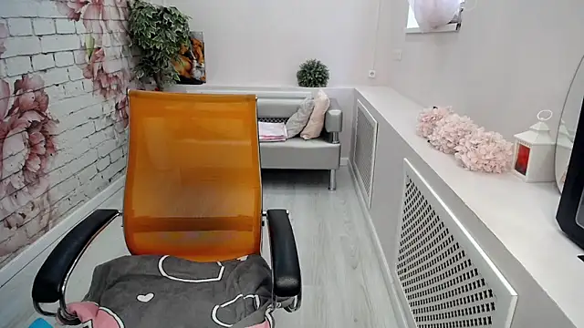 Snapshot of Cutie_Asya chatting on 04-06-26, 04:32 Cutie Asya online show from 04-06-26, 04:32