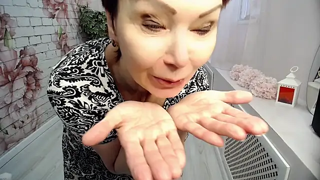 Snapshot of Cutie_Asya chatting on 04-22-26, 04:15 Cutie Asya online show from 04-22-26, 04:15