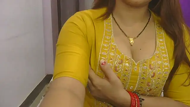 Snapshot of cutie-taara chatting on 10-18-25, 04:48 cutie-taara online show from 10-18-25, 04:48