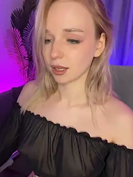 Snapshot of Eva_Millss chatting on 01-17-25, 07:27 Eva Millss online show from 01-17-25, 07:27