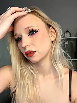 Snapshot of Eva_Millss chatting on 09-22-25, 01:13 Eva Millss online show from 09-22-25, 01:13