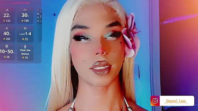 DanniLee  online show from 10-30-25, 10:32