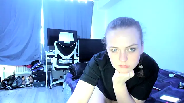 ENGLISHEMILY 69 online show from 01-22-25, 01:42