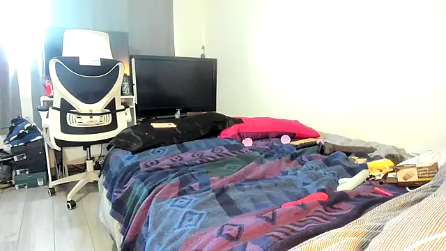 ENGLISHEMILY 69 online show from 01-30-25, 02:47