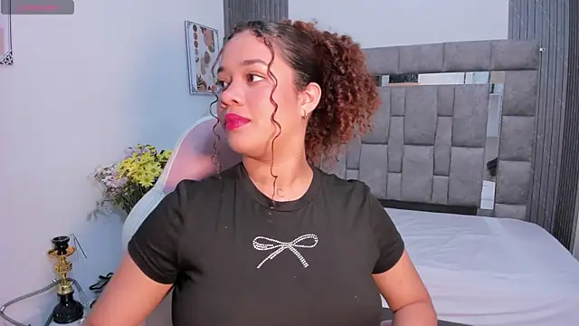 zulyjones online show from 11-18-25, 01:04