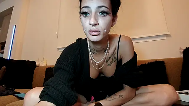 Snapshot of mrs_skinny_goddess chatting on 11-08-25, 06:51 mrs skinny goddess online show from 11-08-25, 06:51