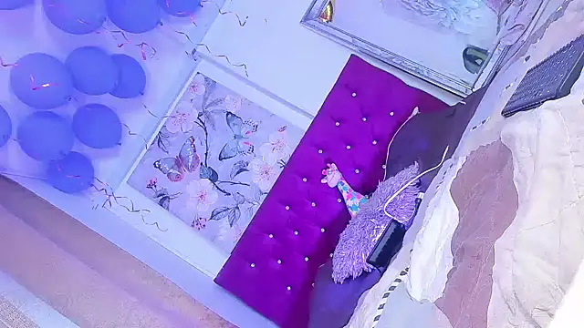 Snapshot of thifanny_black chatting on 12-18-24, 05:26 thifanny black online show from 12-18-24, 05:26