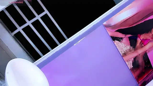 Snapshot of thifanny_black chatting on 10-09-25, 06:11 thifanny black online show from 10-09-25, 06:11