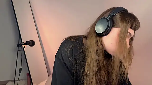 PaulaPratt online show from 03-18-25, 06:14