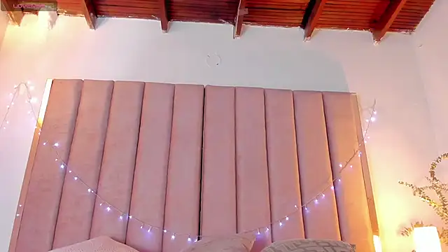 Snapshot of VICTORIA_RASH chatting on 01-17-25, 09:39 VICTORIA RASH online show from 01-17-25, 09:39