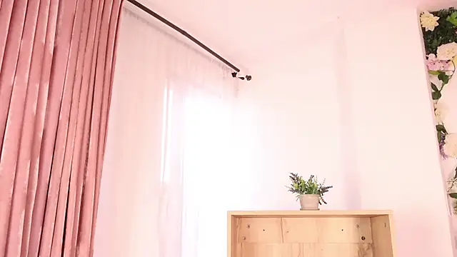 Snapshot of justnala_ chatting on 09-25-25, 01:48 justnala online show from 09-25-25, 01:48