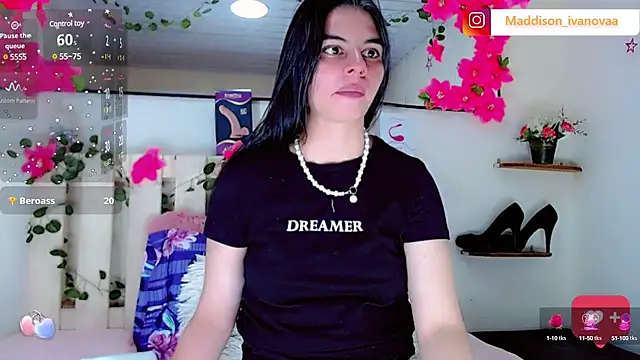 Snapshot of Madisson_Ivanova chatting on 01-11-25, 04:27 Madisson Ivanova online show from 01-11-25, 04:27