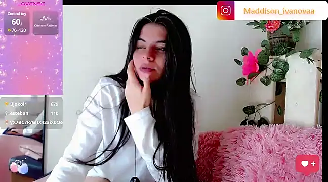 Snapshot of Madisson_Ivanova chatting on 01-25-25, 11:13 Madisson Ivanova online show from 01-25-25, 11:13