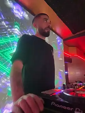 Snapshot of djtimka chatting on 09-29-25, 07:19 djtimka online show from 09-29-25, 07:19