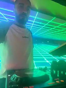 Snapshot of djtimka chatting on 10-31-25, 07:15 djtimka online show from 10-31-25, 07:15