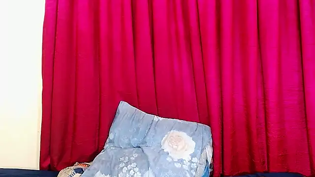 Snapshot of xSpicyQueen8x chatting on 12-07-24, 04:03 xSpicyQueen8x online show from 12-07-24, 04:03