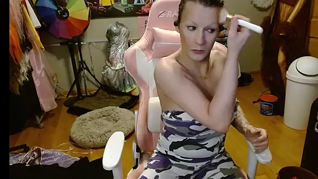 Snapshot of jessy0504 chatting on 02-04-25, 11:27 jessy0504 online show from 02-04-25, 11:27