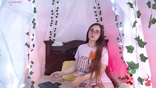 centaurigirl online show from 02-24-25, 04:38