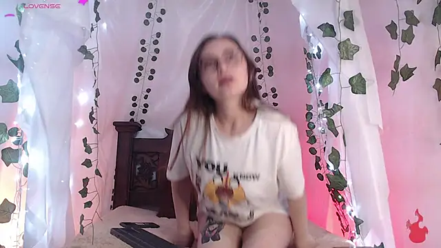 centaurigirl online show from 03-01-25, 02:15