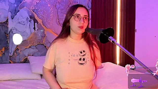 centaurigirl online show from 09-23-25, 04:26