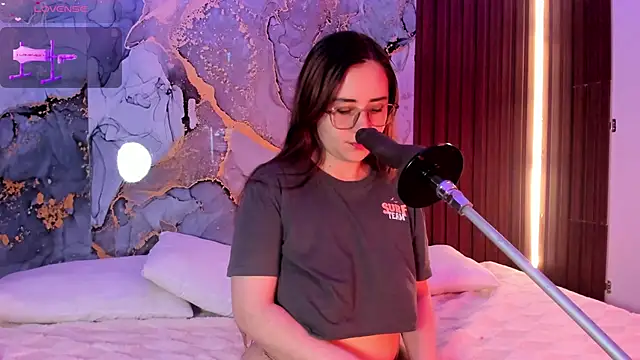 centaurigirl online show from 10-06-25, 03:26