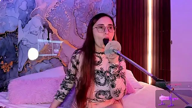 centaurigirl online show from 10-26-25, 03:34