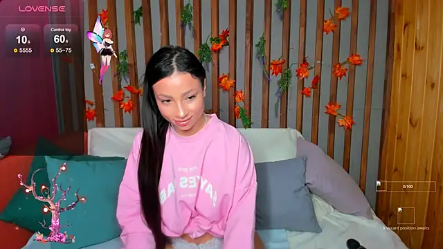 Snapshot of Tanita_Lambic chatting on 11-16-25, 01:00 Tanita Lambic online show from 11-16-25, 01:00