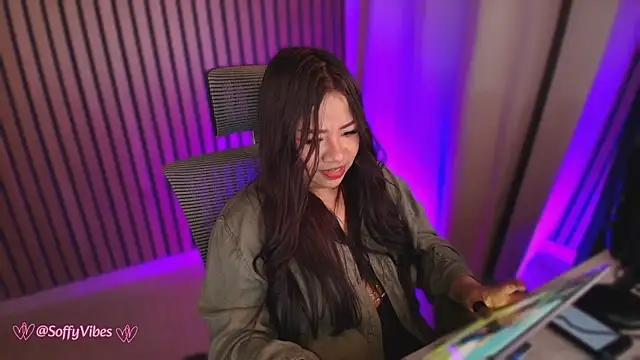 Snapshot of soffyvibes- chatting on 10-16-25, 08:04 soffyvibes- online show from 10-16-25, 08:04